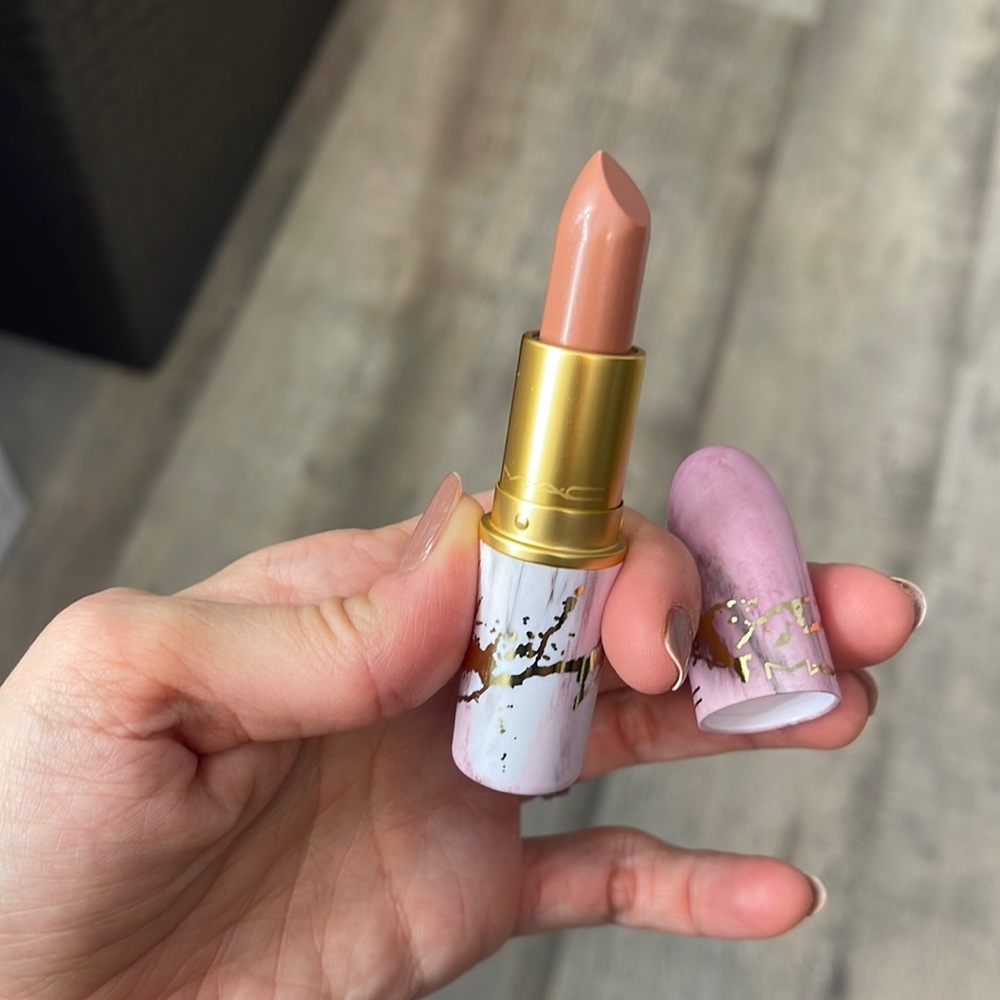 Brand new limited edition MAC lustre lipstick in The Naturalist